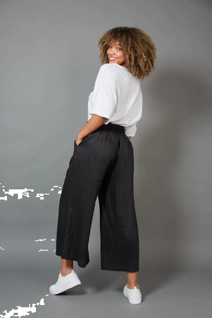 Studio Crop Pant Ebony