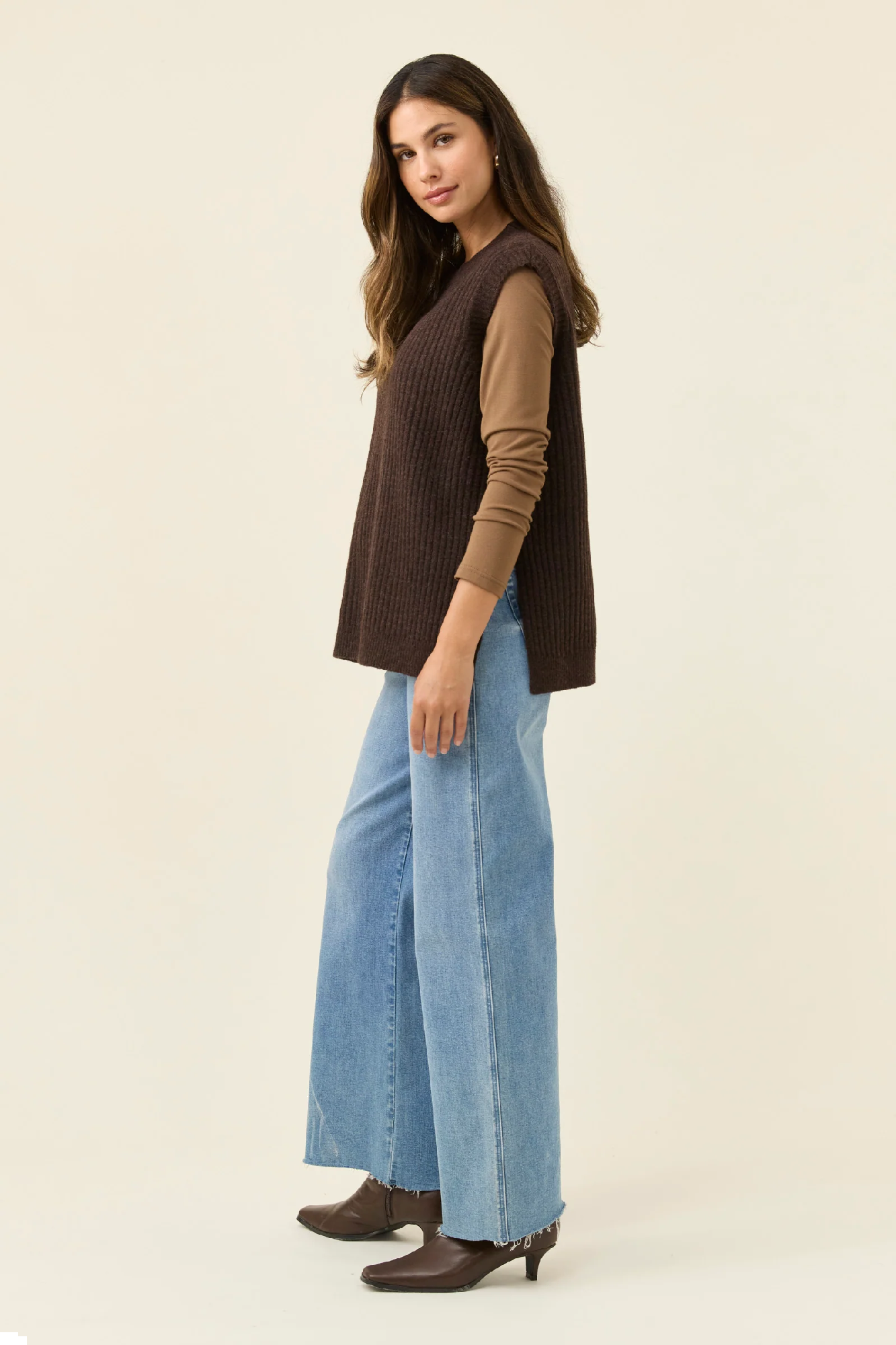 Miru Crew Knit Vest Chocolate [sz:small]