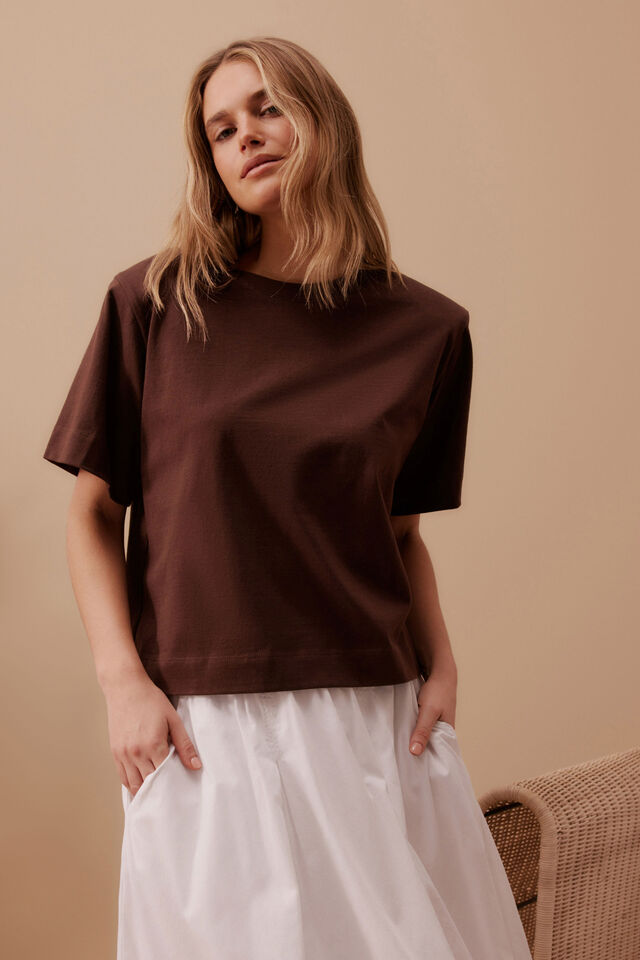 Sofia Boxy Shoulder Tee Chocolate [sz:small]